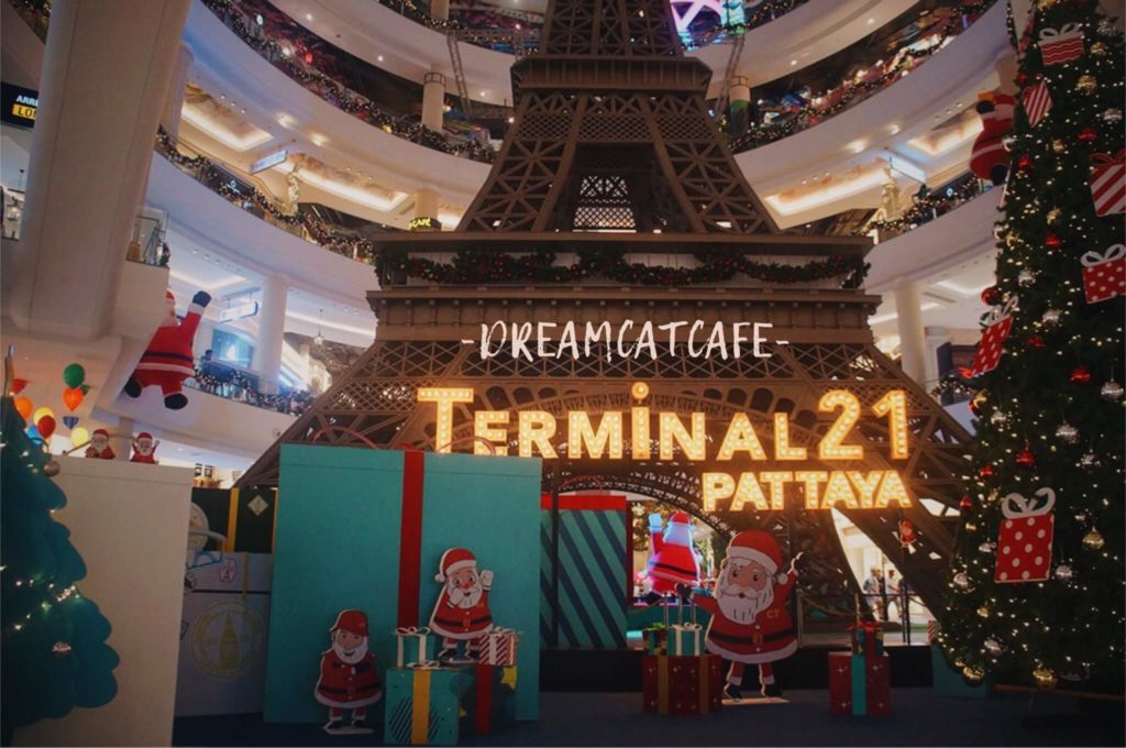 2019，聖誕節，泰國芭達雅 Terminal21航站樓一樓，穿越好幾層樓的巴黎鐵塔！