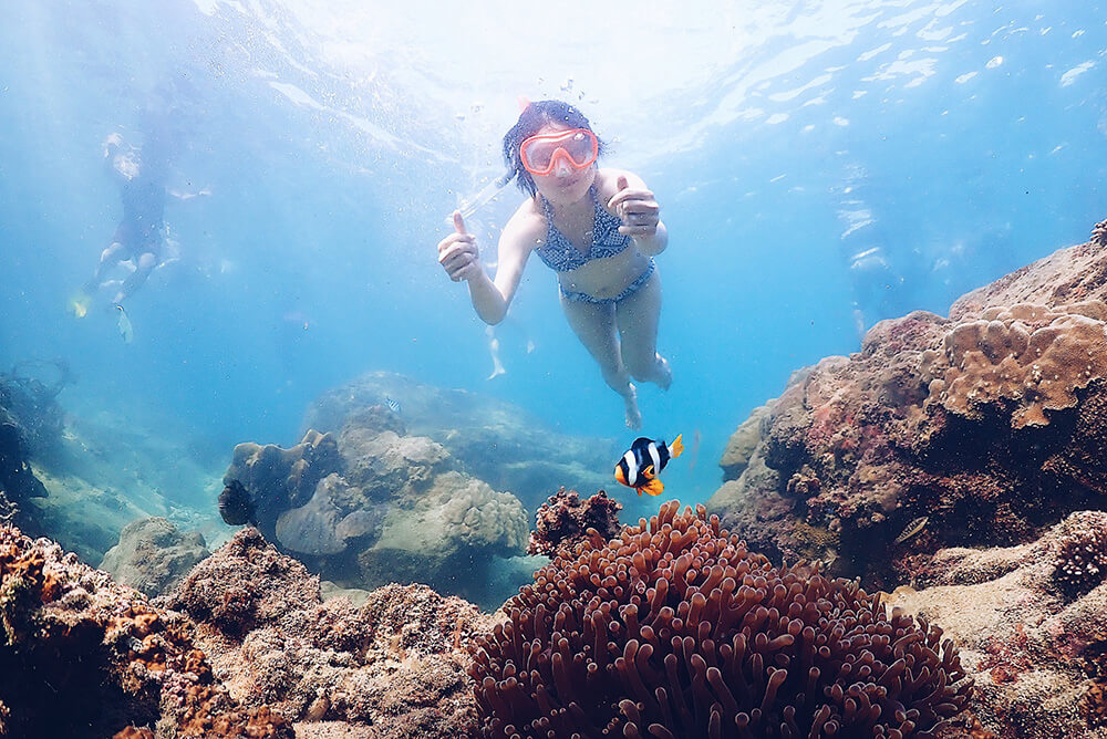 泰國芭達雅浮潛，微貓與小丑魚的水底合照！很貼心滿足的行程！