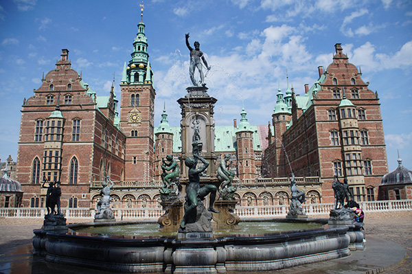 丹麥凡爾賽宮之稱的腓特烈堡