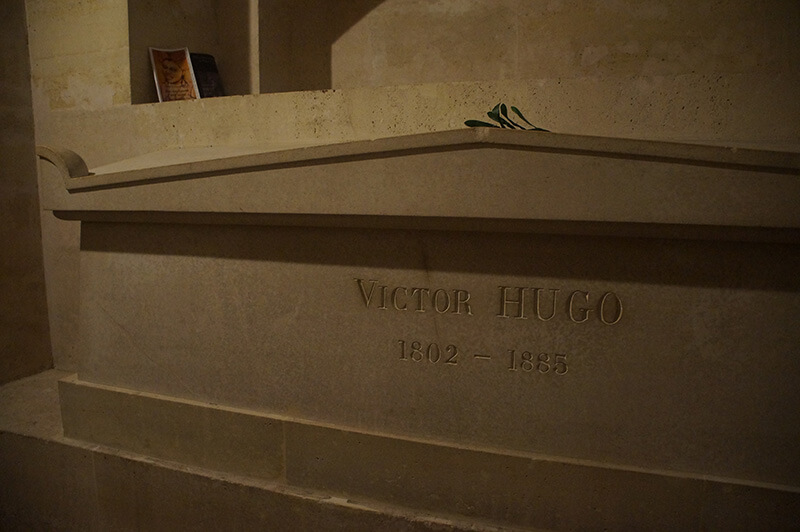 維克多.雨果的陵寢，VICTOR HUGO.