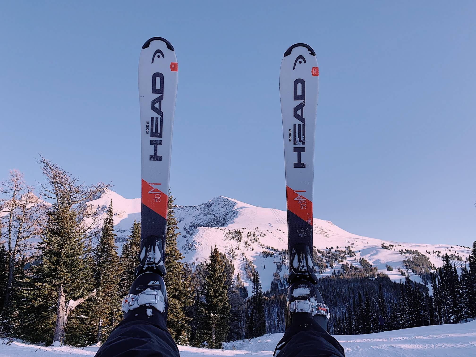 加拿大洛磯山脈 sunshine 滑雪初體驗，雪場工作優缺點分享。
