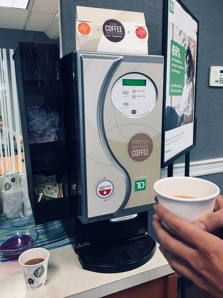 加拿大銀行開戶流程分享，TD BANK 的貼心咖啡機 for free ! 冷天來一杯好棒！免費的！