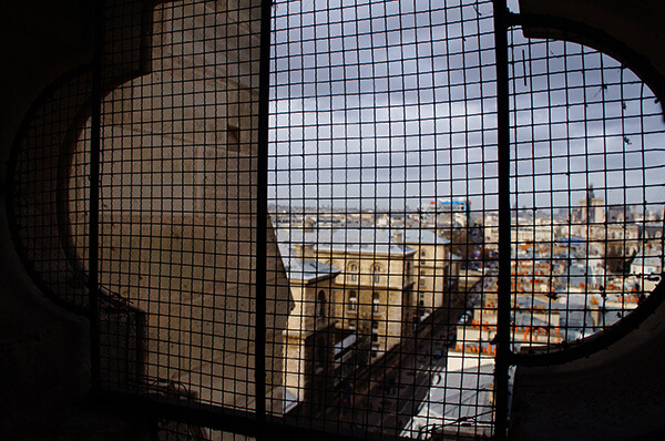 小窗框，巴黎聖母院