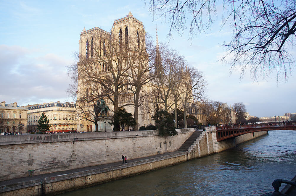 美麗的巴黎聖母院！