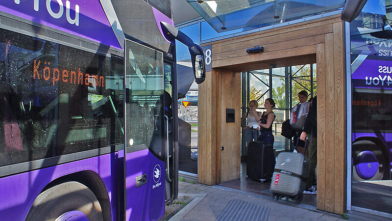 bus 4 YOU客運長這樣，前往哥本哈根。