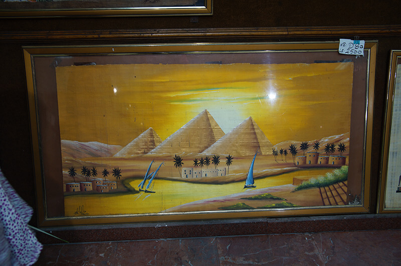 莎草紙畫作，沙漠夕陽，風帆船，金字塔。