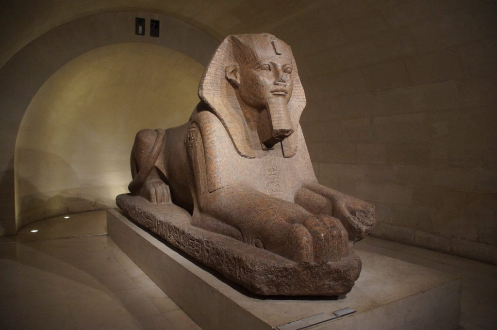 羅浮宮的人面獅身像，超完整！古埃及的珍寶至今依然大量散落在世界各地。
