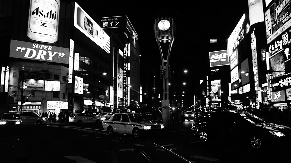 酷似日劇「深夜食堂」片頭的札幌街景照。