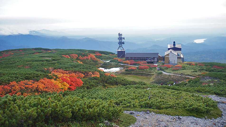 旭岳第一展望台，前方小屋就是纜車山頂站。