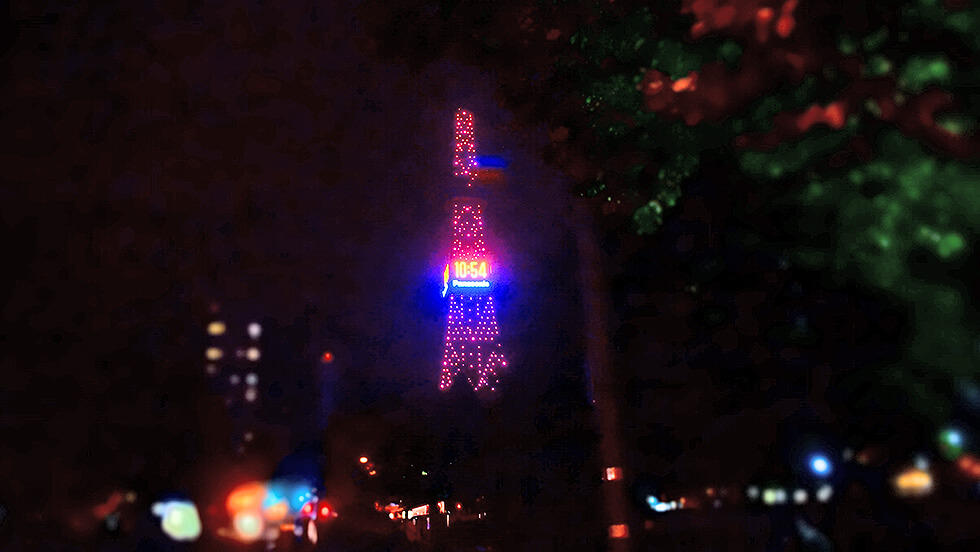回到札幌半夜十一點，閃亮電視塔指引我回到大通公園附近的家。