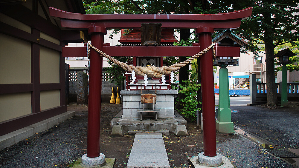 三吉神社奉納箱。