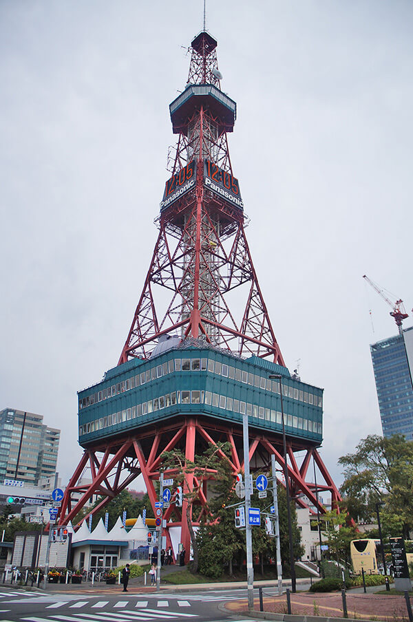 大通公園的起點，札幌電視塔。