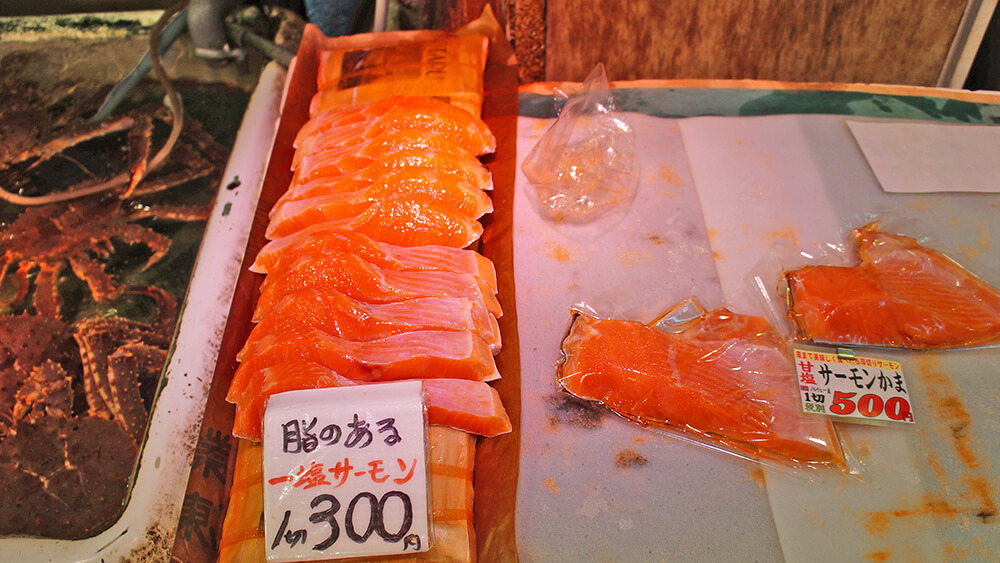 微貓最愛吃的鮭魚，一切300日圓！