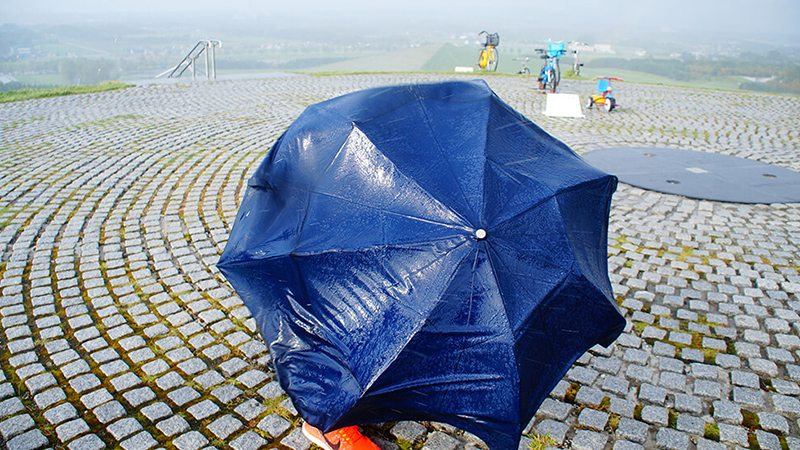 傘下是籤男友，登底後真的是一陣狂風暴雨，超誇張。