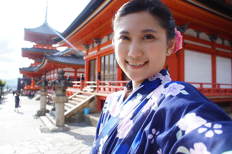 京都清水寺，微貓穿上真正有厚度的浴衣，染匠體驗。