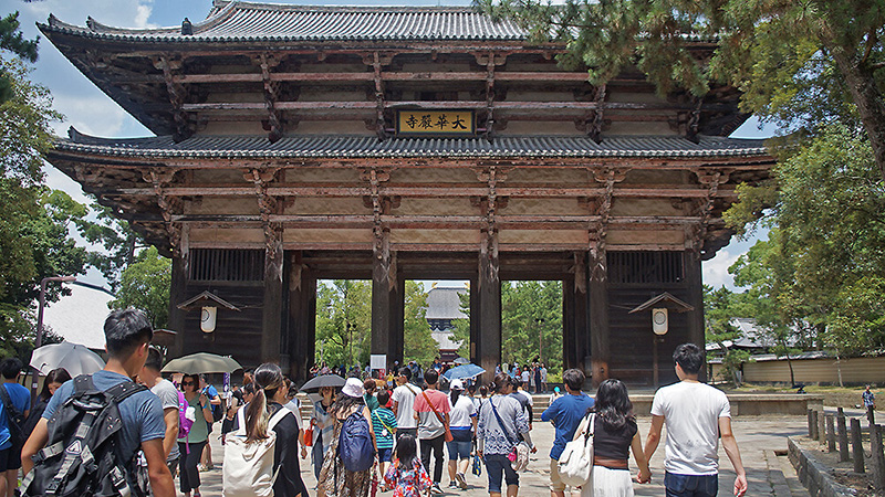 奈良東大寺之南大門。