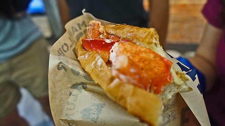 近拍一張，是波士頓龍蝦大螯的部位，真正鮮甜美味！