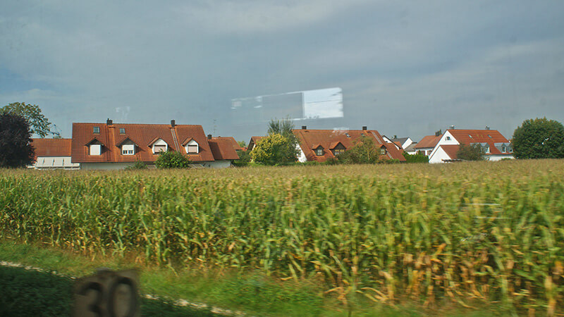 沿線風景，好看的德國鄉村風光。