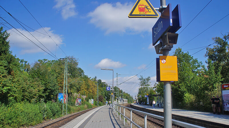 慕尼黑鐵軌，郊區月台，我們這幾天住在Solln這一站。
