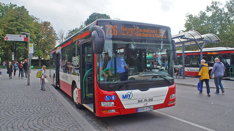 前往達豪集中營的726公車。
