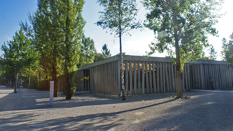 印象中內部是達豪集中營的遊客服務中心。