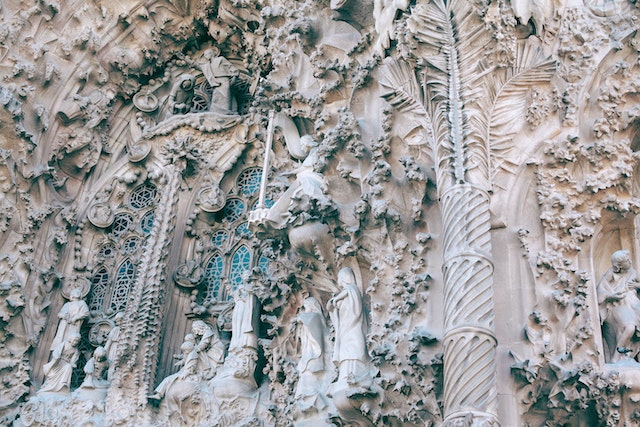 西班牙巴塞隆納聖家堂，細膩的誕生立面。圖源：Pexels.