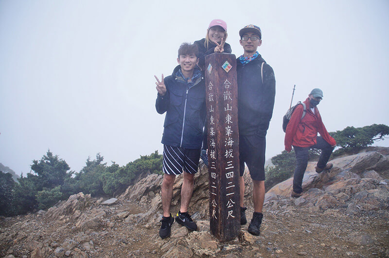 我弟的第一座台灣百岳，合歡山東峰，海拔3421公尺。